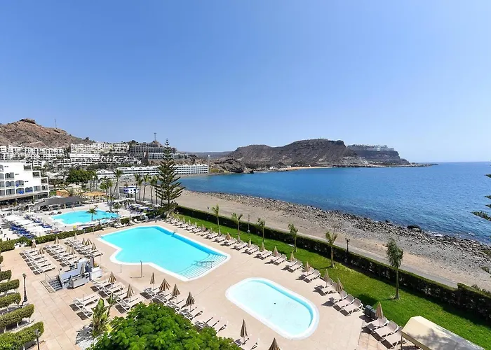 4 By Villagrancanaria *