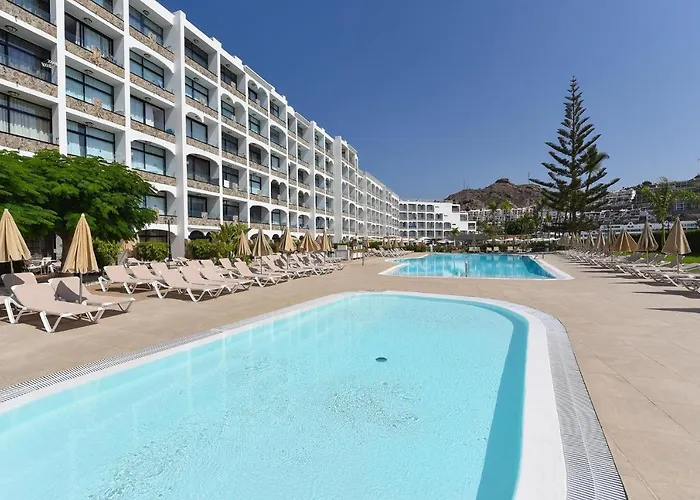 4 By Villagrancanaria *