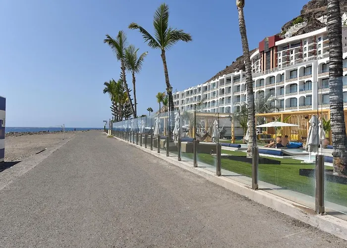 4 By Villagrancanaria *